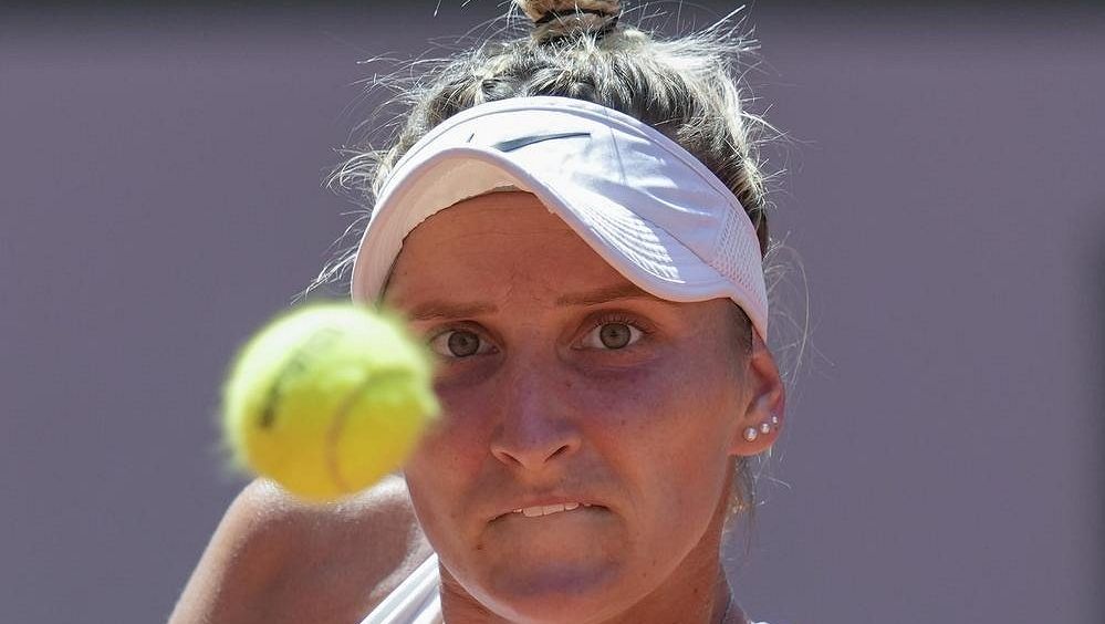 TENIS ONLINE: Vondroušová hraje s vítězkou US Open. V akci i další Češky