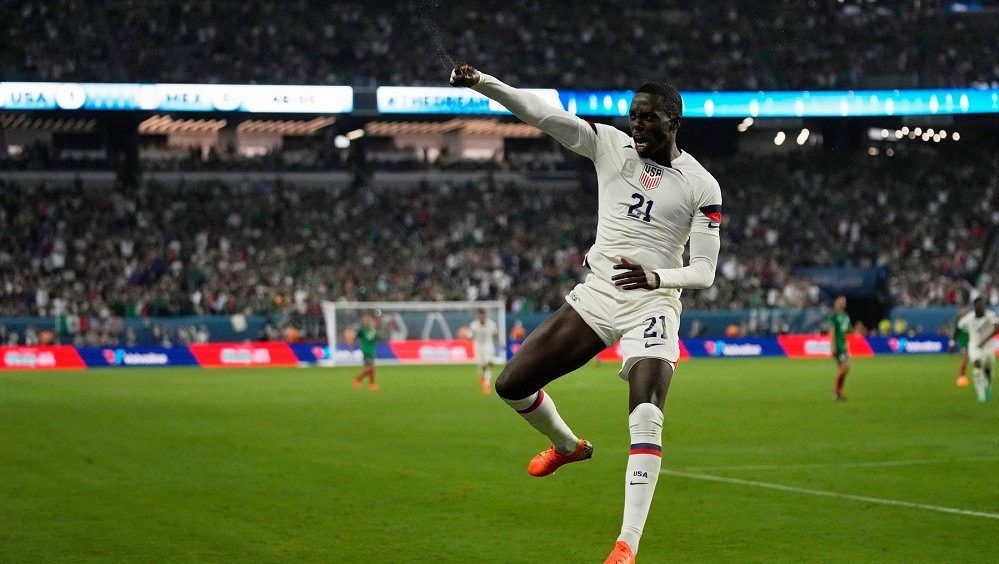 Syn někdejší hvězdy AC Milán Weaha Timothy bude hrát za Juventus