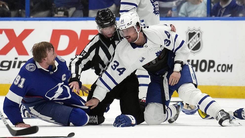 Bitka hvězd: Stamkos šel po Matthewsovi. Tampa manipuluje sudími, stěžoval si pak kouč Toronta
