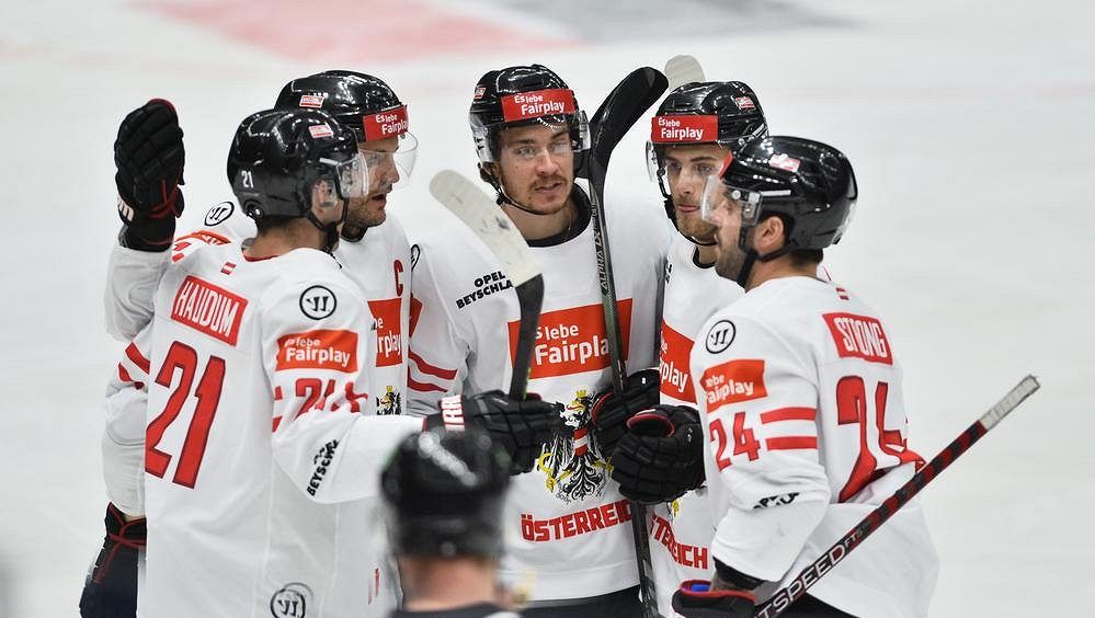 HOKEJ ONLINE: Klíčová bitva o všechno. Komu připadne černý Petr?