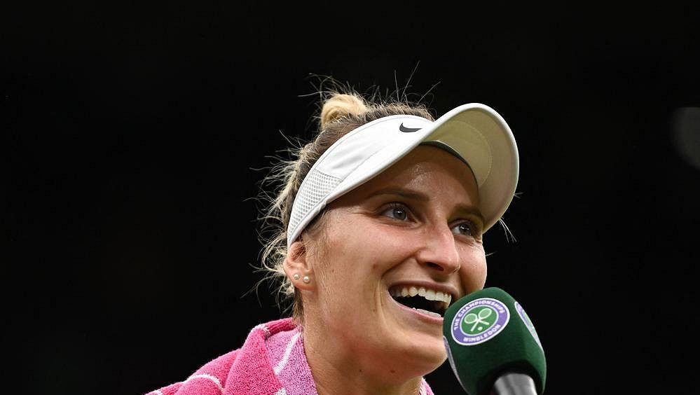 Pokořený 60 let starý rekord, miliony i let žebříčkem. Vondroušová je krůček od tenisového nebe