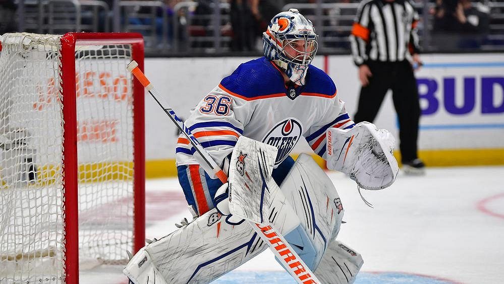 V Oilers by se krve nedořezal. Odsunutý gólman ale vytasil zákrok večera