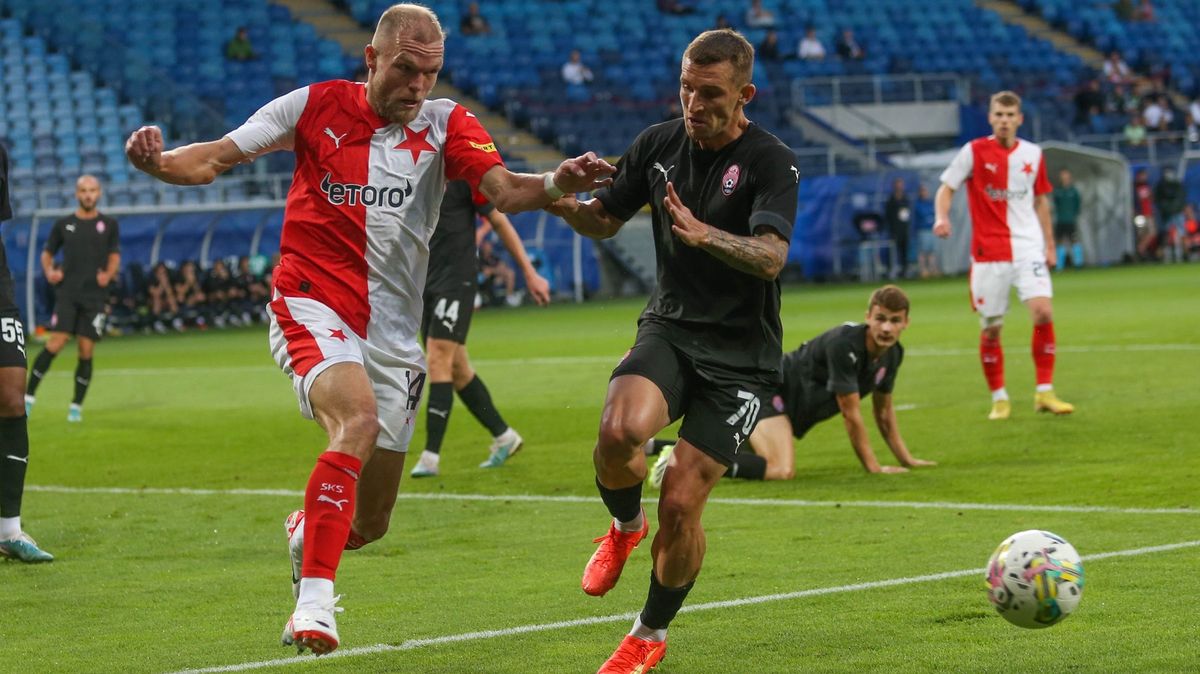Slavia navzdory porážce postoupila do skupiny Evropské ligy