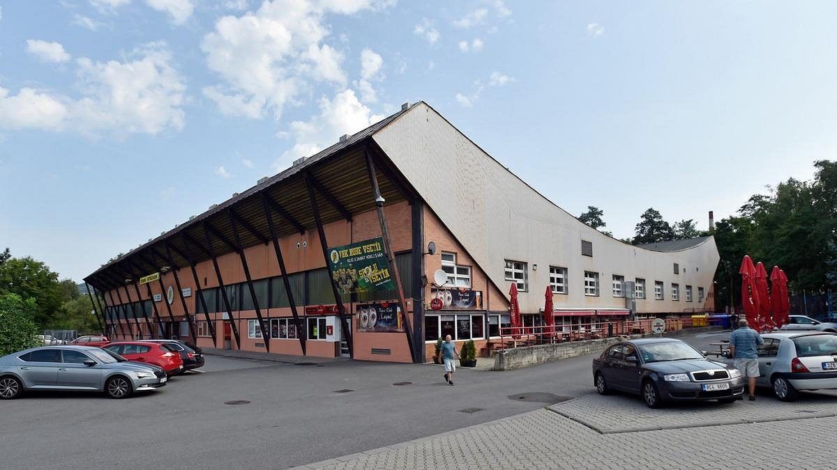 Rarita! Ikonická stavba jako stadion z NHL. Vypadá pořád stejně, vtipkuje legenda