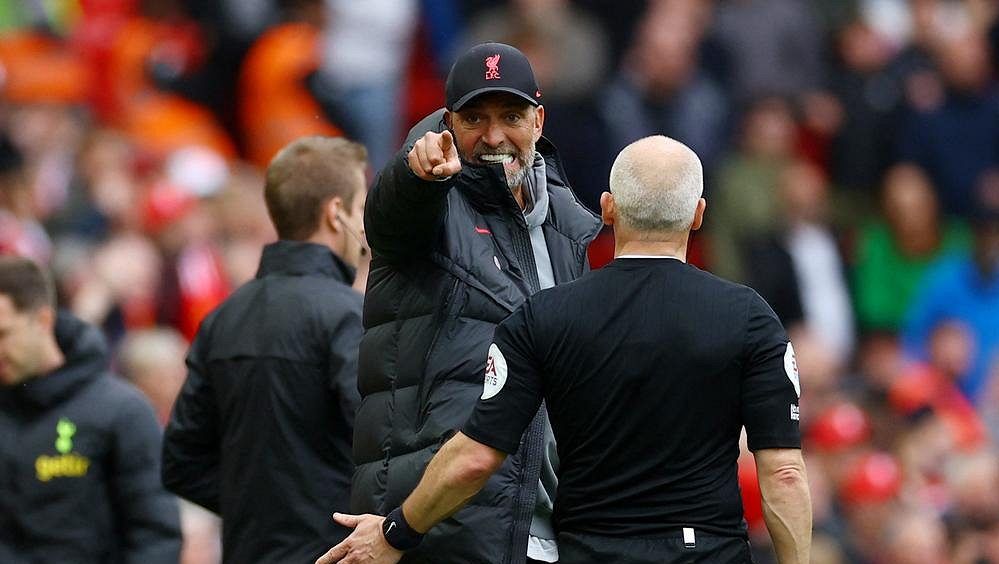 Trenérovi fotbalistů Liverpoolu Kloppovi hrozí trest za oslavu před rozhodčím
