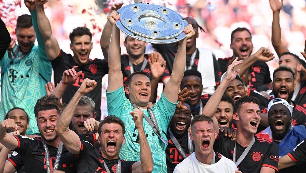 Euforie Bayernu, zákaz pro Kahna a slzy v Dortmundu. Bundesliga má za sebou bláznivé finále s klasickou tečkou