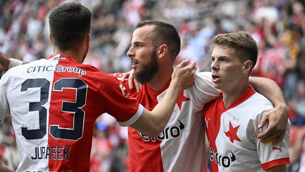 Slavia je dva roky bez titulu. Zkraty opor, zranění i selhání s Hradcem, vidí důvody expert