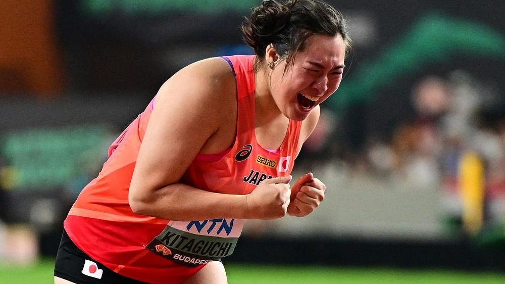 Zlatý rozhovor v češtině. Ahoj! zdravila nadšená japonská šampionka