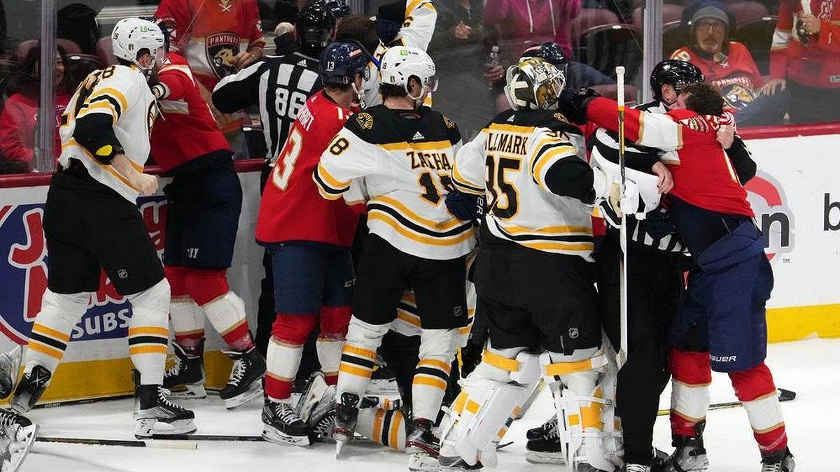Krosček do žeber, potyčka s gólmanem. Tkachuk už neví, jak by rozhodil Boston