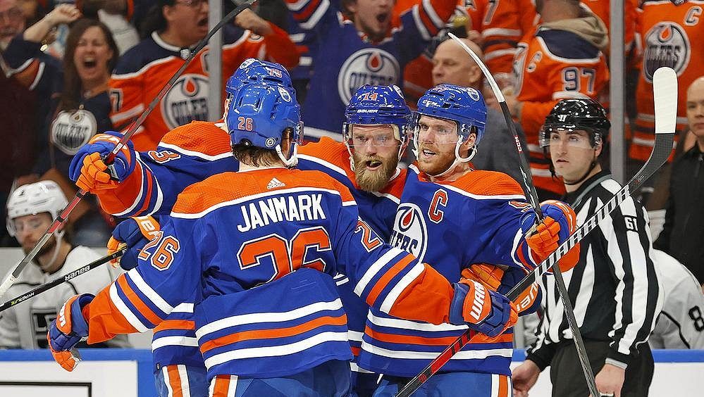 McDavid byl vyhlášen první hvězdou měsíce března v NHL