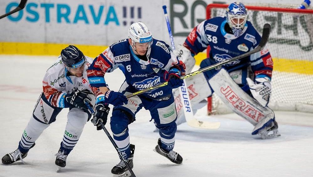 HOKEJ ONLINE: Vítkovice a Brno hrají o postupový mečbol, na gól se čeká