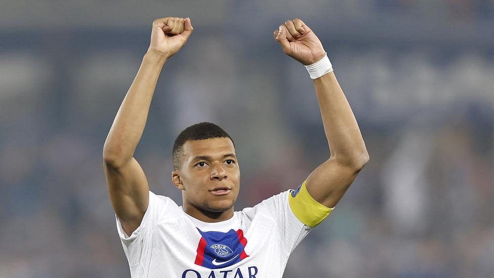 Útočník Mbappé z PSG byl počtvrté za sebou vyhlášen nejlepším hráčem Ligue 1