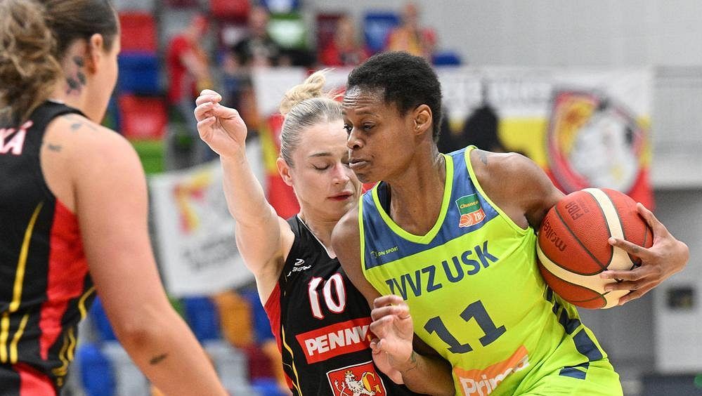 Další drtivá výhra, basketbalistky USK si zahrají o titul
