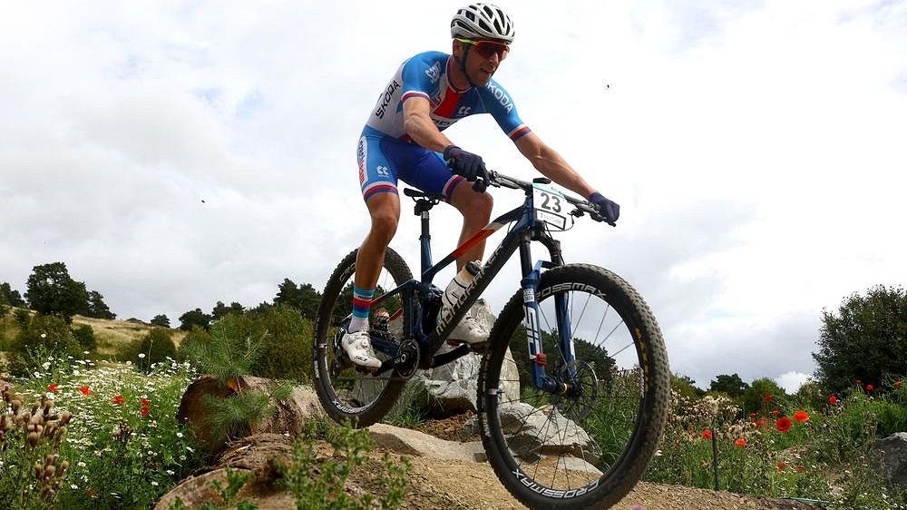 Biker Cink se v Les Gets vrátil osmým místem do elitní desítky