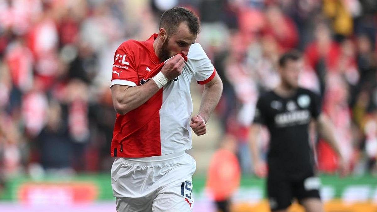 Z náhradníka ofenzivní bombarďák. Těží z toho celá Slavia, líčí expert