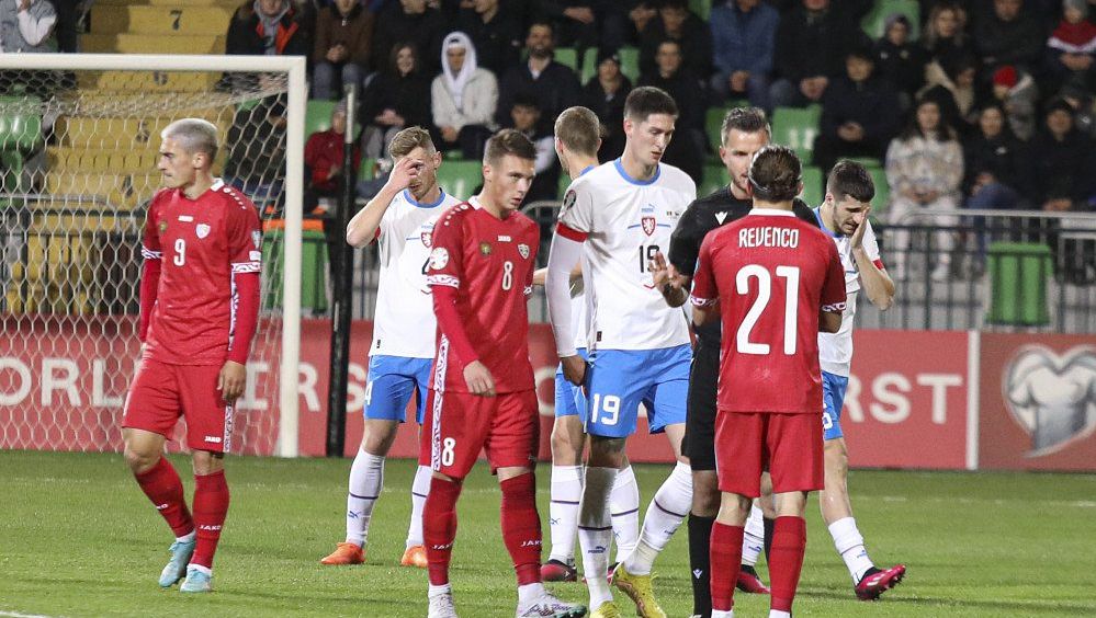 Expert o propadáku v Moldavsku: Vlažné tempo, neochota k soubojům. Kdo přihrával výhradně stoperům?