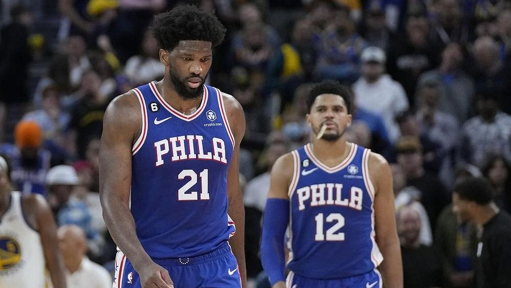 Embiidových 46 bodů nestačilo na Golden State, prohrál i frustrovaný Dallas