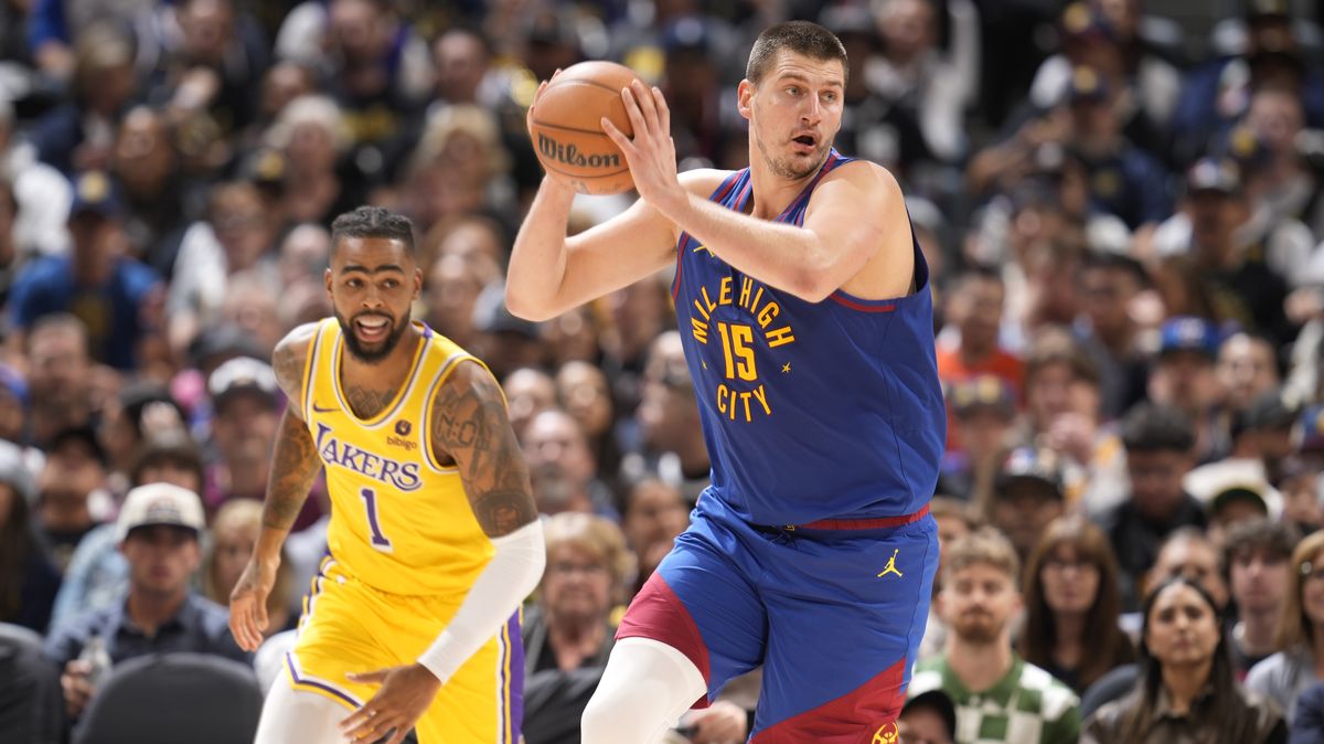 Denver začal obhajobu titulu v NBA výhrou nad Lakers, Jokič triple doublem