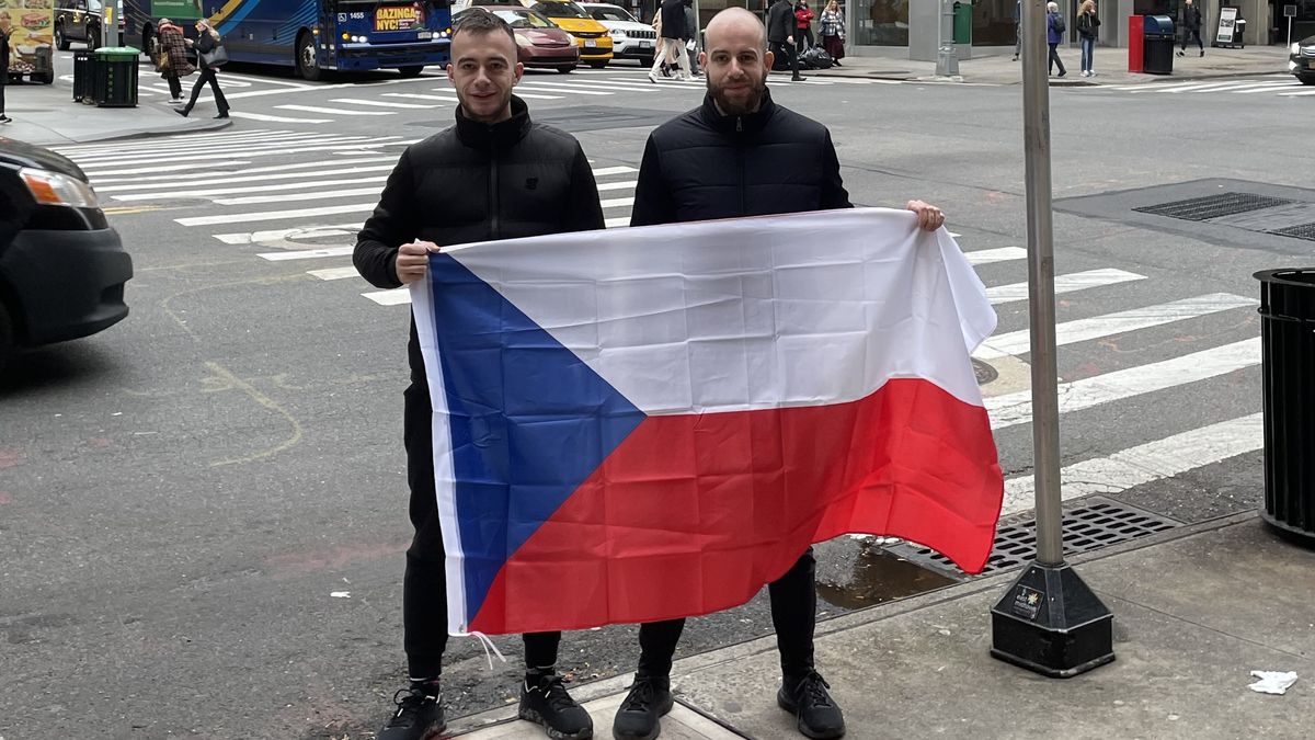 Z Česka do Ameriky. Bratři si plní sen, v New Yorku podpoří Procházku