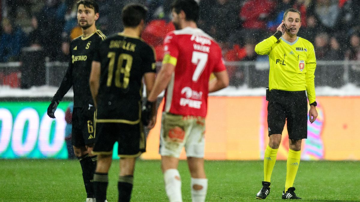Gól Pardubic správně neplatil, také zrušení penalty komise podpořila