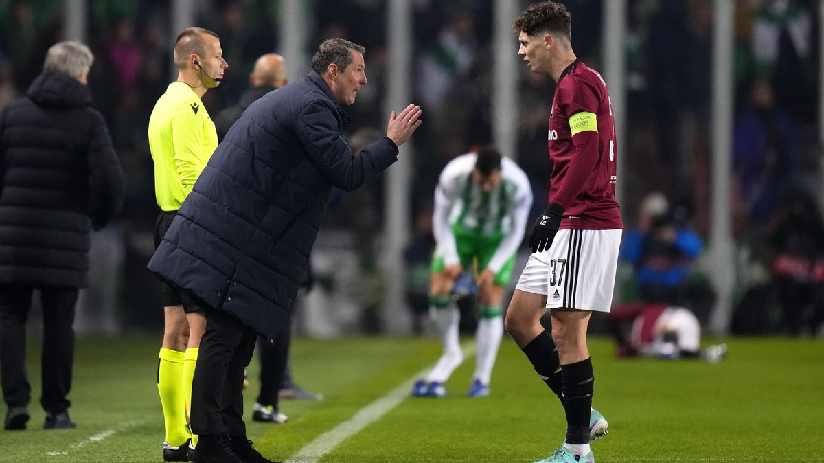 Když ani mráz nezkazí fotbal. Pardubice, klobouk dolů, shodují se Krejčí s Priskem