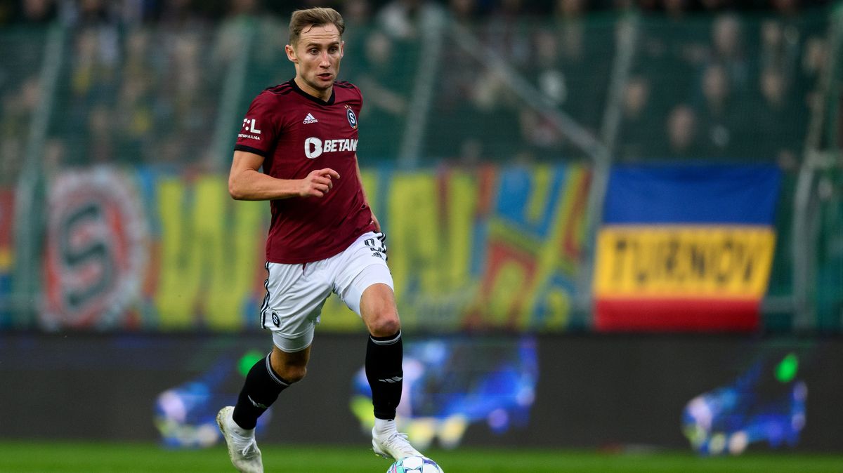 Kuchta může po zkratu do akce. Uhrin by ho postavil, Kopecký ne