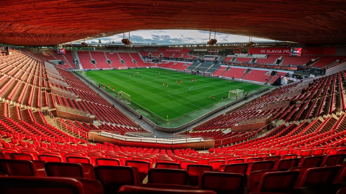 Slavia znovu mění trávník. Investuje do klíčové fáze sezony