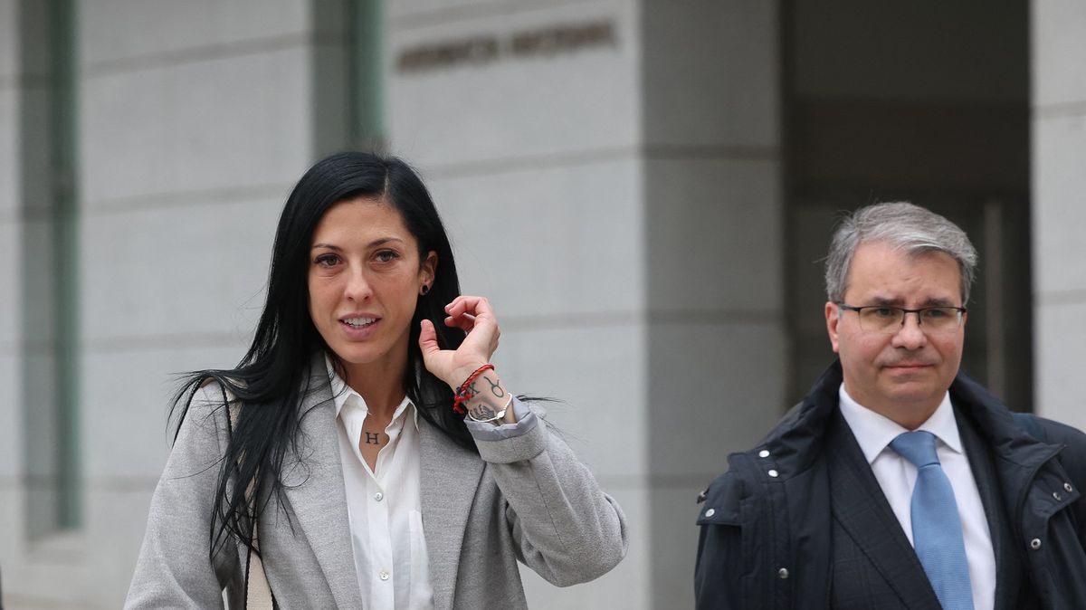 Fotbalistka Hermosová svědčila u soudu kvůli polibku po finále MS