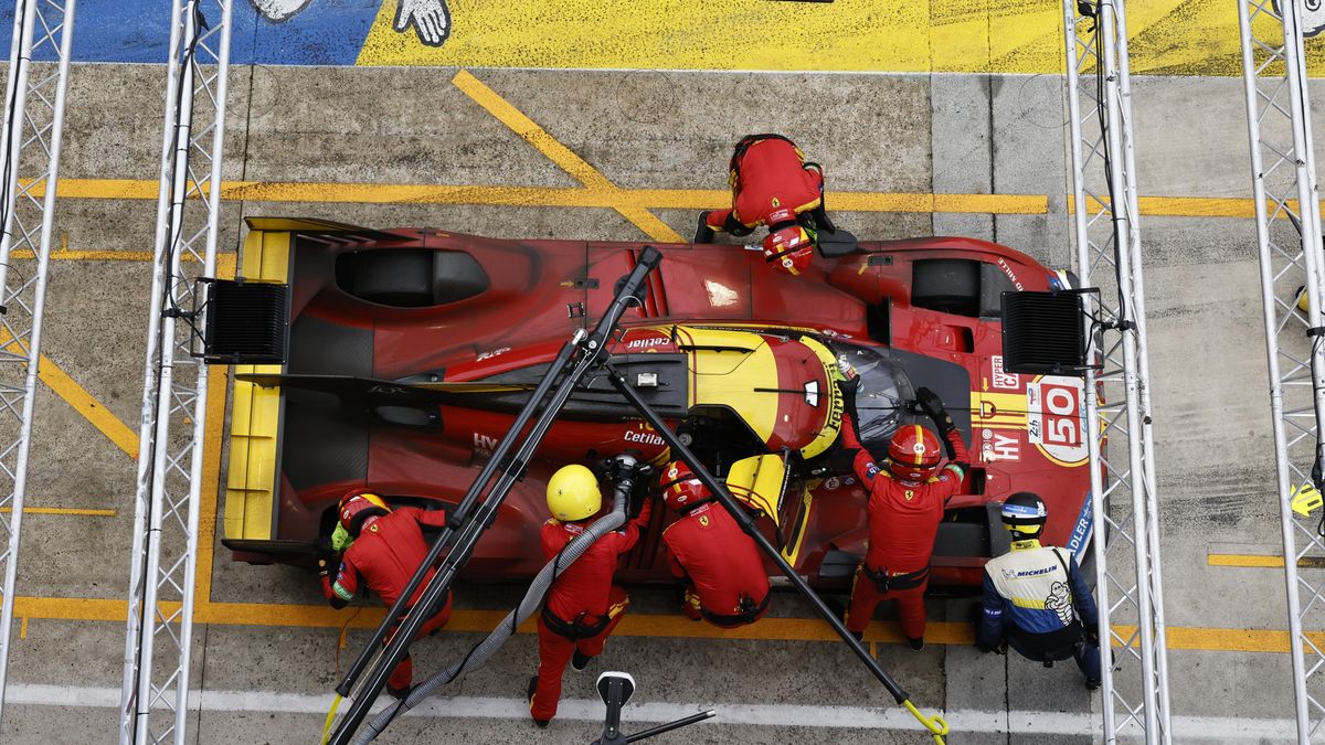 Automobilový závod 24 hodin Le Mans vyhrálo stejně jako loni Ferrari