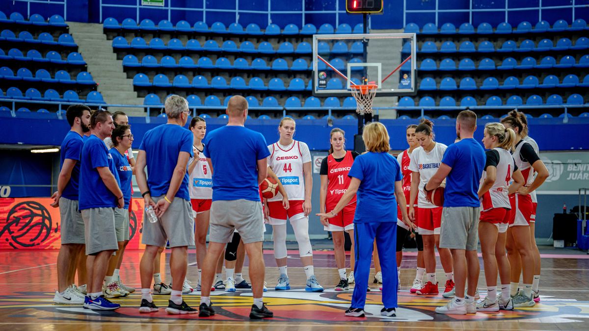 Basketbalistky se učí žít i hrát v řídkém mexickém vzduchu
