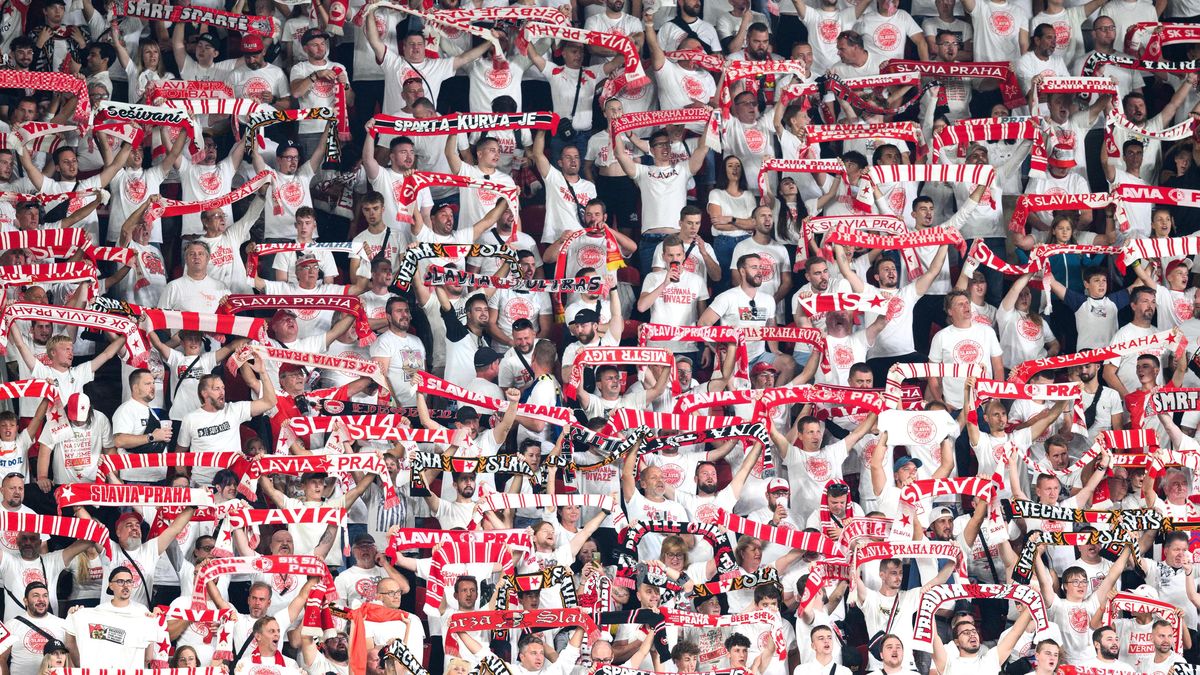 Slavia naštvala své fanoušky. Zapomněla na ty nejvěrnější, pak přispěchala s omluvou