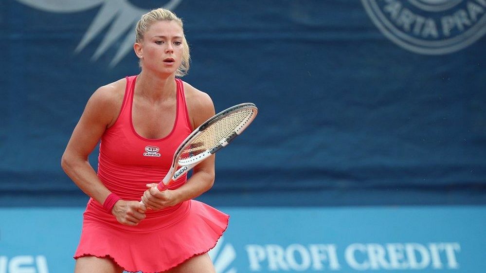 Spodní prádlo jde stranou. Tenisová kráska pokračuje v odhalování novinek a láká klienty