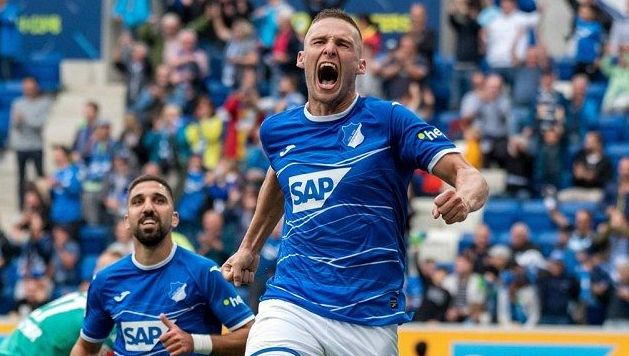 Kadeřábek se chystá na start bundesligy, slavit ale bude s manželkou už na začátku sezony