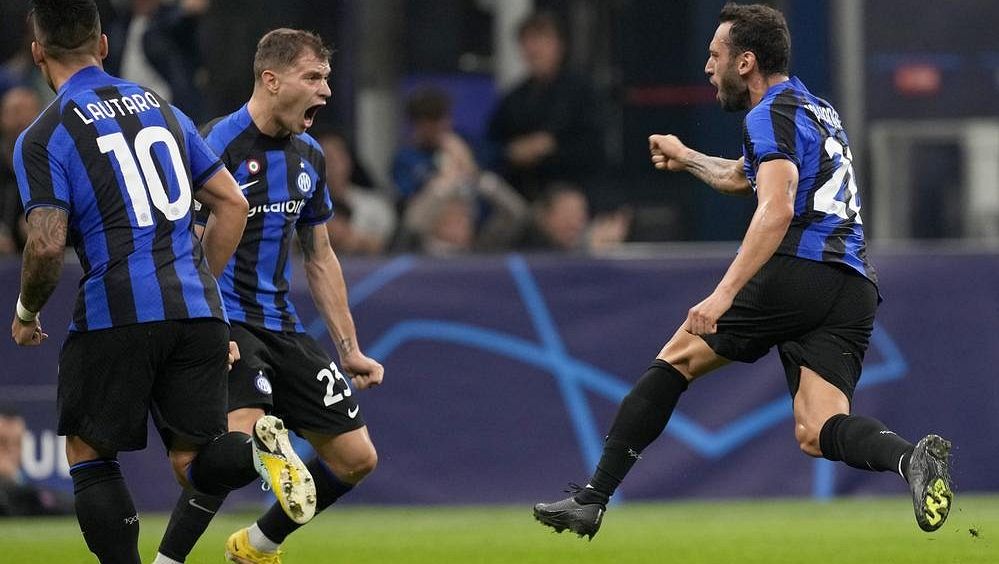 Inter ve šlágru obral Barcelonu. Schick nedal penaltu, Ajax dostal nařezáno