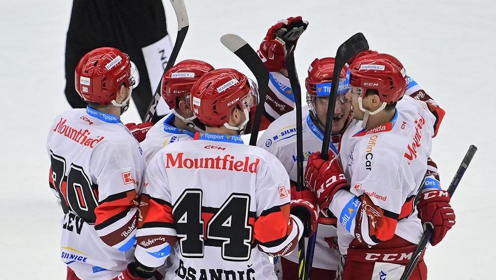 Čtvrtfinále hokejové extraligy začne v pátek v Pardubicích a Ostravě