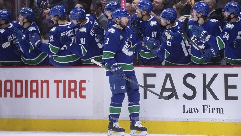 První bod za nový tým. Hronek je výborná posila a bude ještě lepší, říkají ve Vancouveru