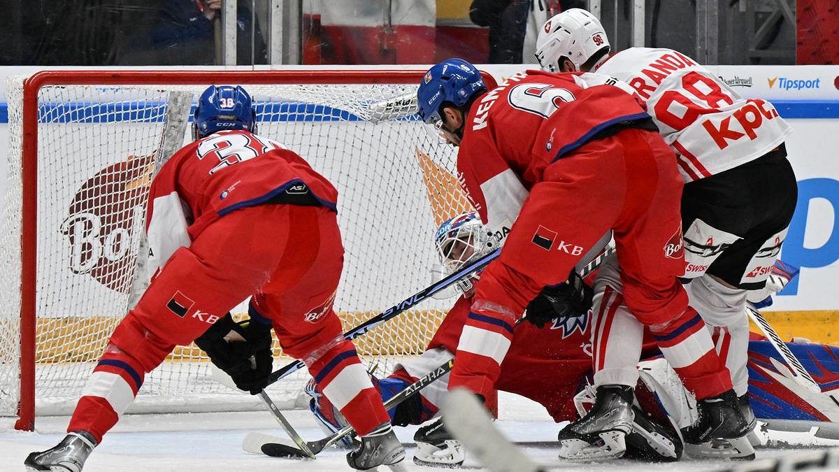 Za tuhle partu dám ruku do ohně, libuje si Kempný. Mrzí ho zranění parťáka