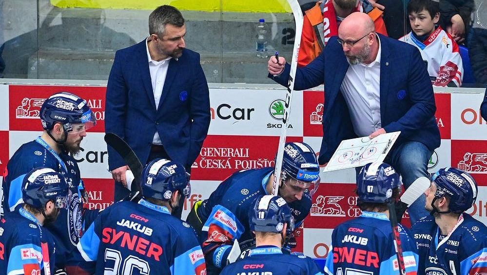 Hradec mečbol nezahodil. Liberecký kouč Augusta děkoval za báječná léta, nahradí ho Pešán?