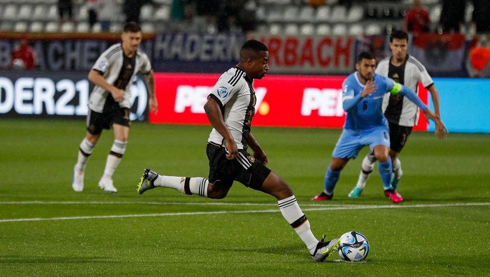 Němečtí fotbalisté po neproměněných penaltách na ME čelili rasismu