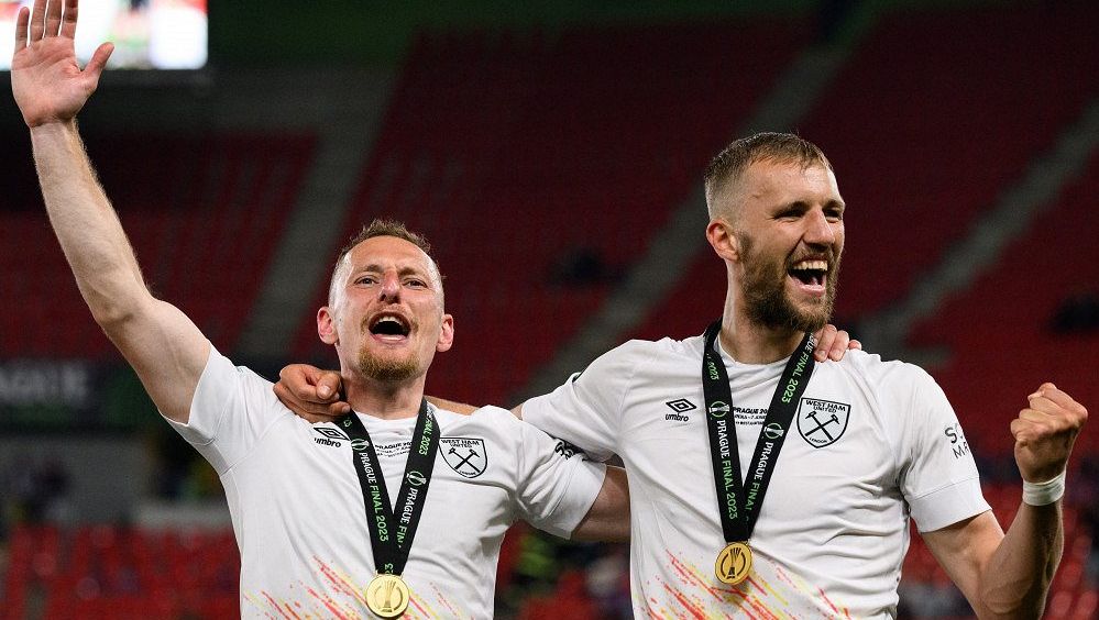 Češi v pohárech: kvarteto v Lize mistrů, natěšení Kladiváři i střelec, který zářil v předkolech