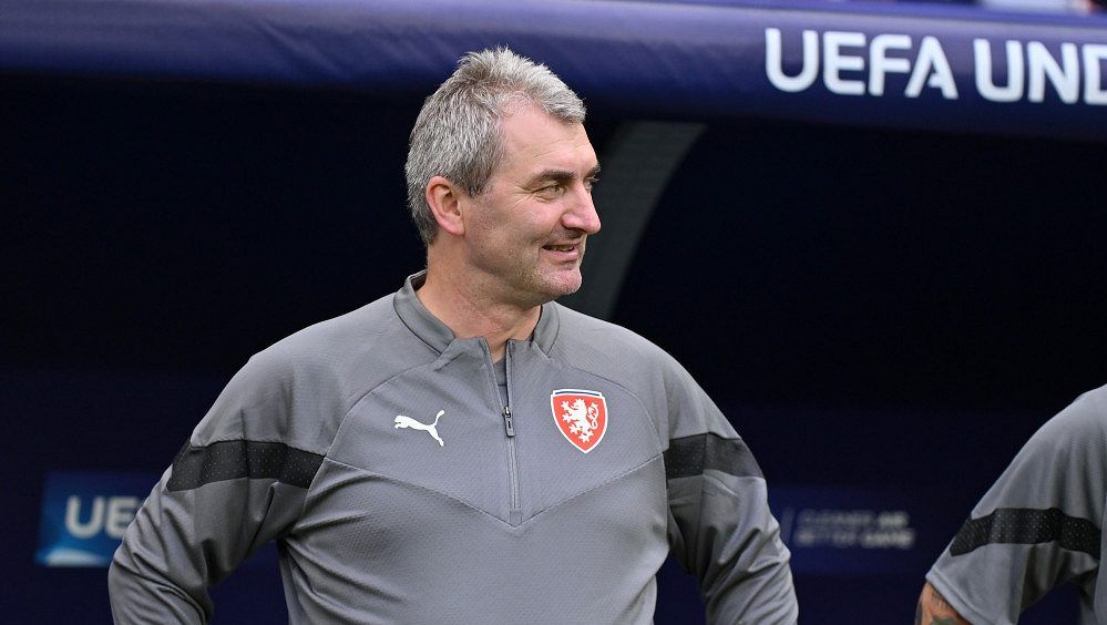 Suchopárek na tiskovce změnil židli a před osudovou bitvou s Německem řekl: Máme co napravovat