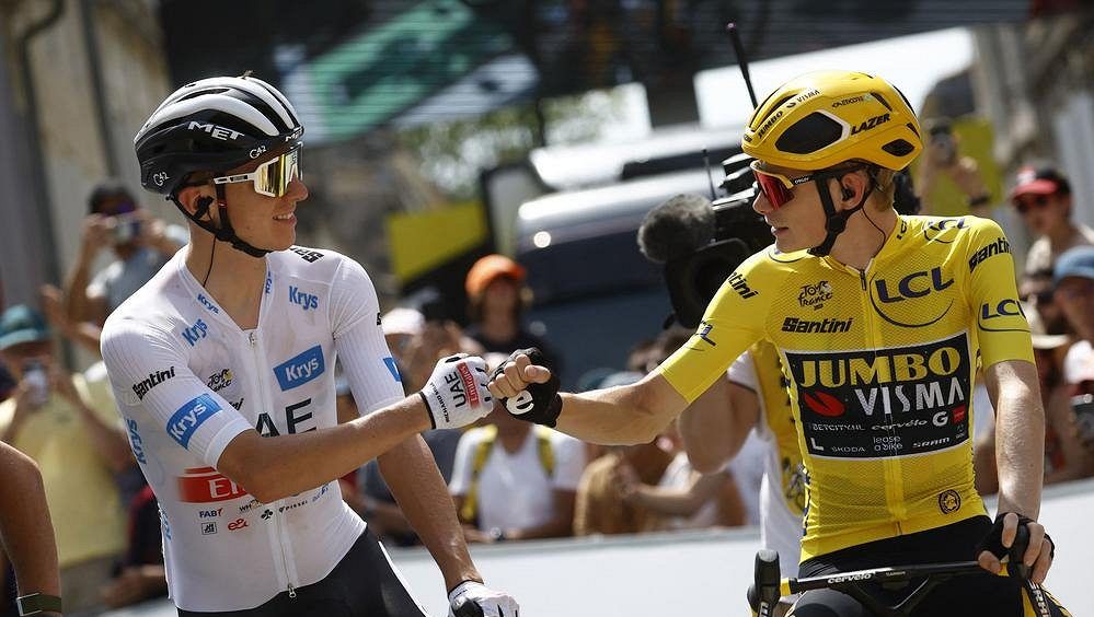 TOUR ONLINE: Ticho před bouří, pak vražedné stoupání! Bude měnit žlutý trikot majitele?