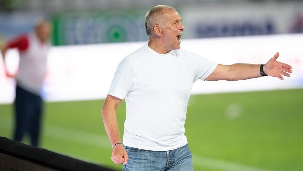 Dobré zprávy pro Radu. Odvolací komise zkrátila osmiměsíční trest za rasismus