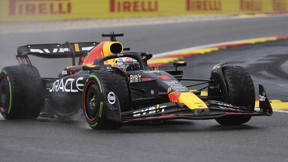Triumf bez fanfár. Verstappen vyhrál kvalifikaci, přesto odstartuje až jako šestý