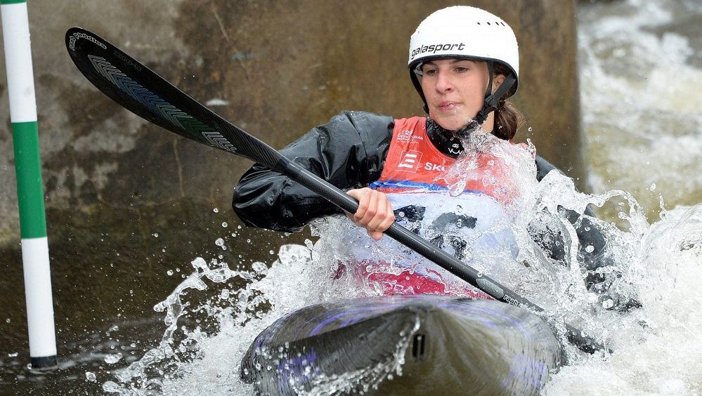 Galušková vyhrála juniorské MS ve slalomu, medaile mají i sestry Kneblovy