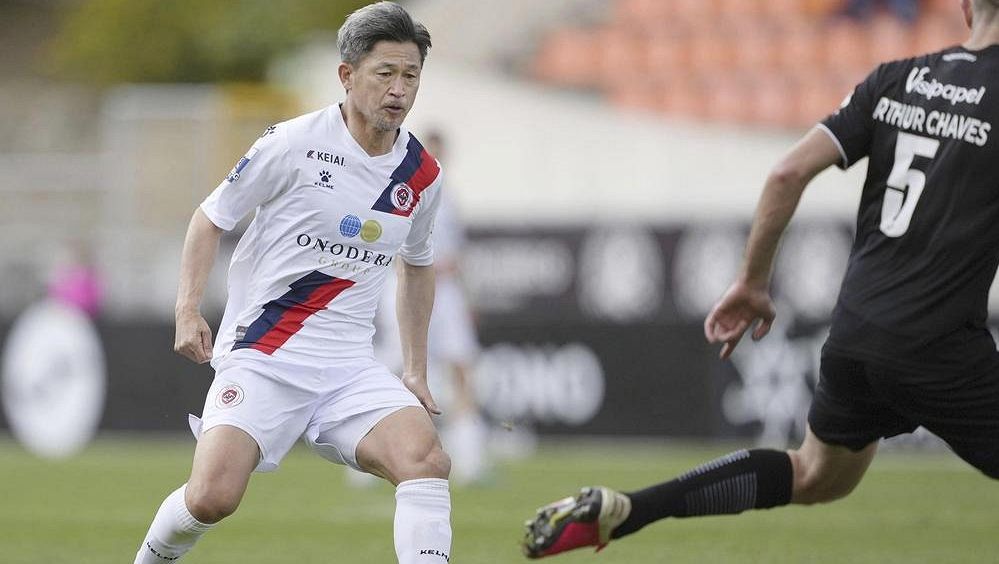 Japonský fotbalista Miura bude v 56 letech dál hrát v Portugalsku