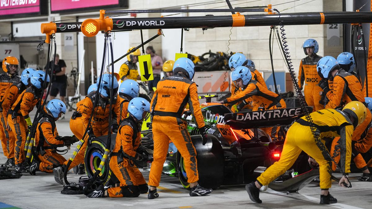 McLaren vytvořil v boxech nový rekord F1. Jak se vlastně dělá dokonalý pitstop?