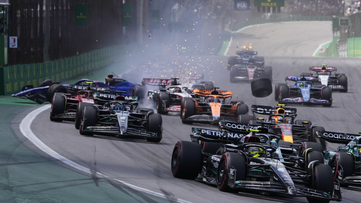 Pořadatelé GP Sao Paula F1 uznali po vniknutí diváků k trati chyby v bezpečnosti