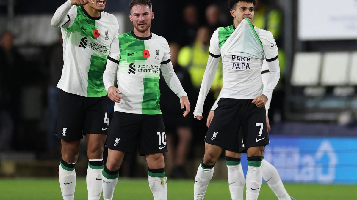 Propusťte mého otce, ukončete moji trýzeň, prosí hrdina Liverpoolu