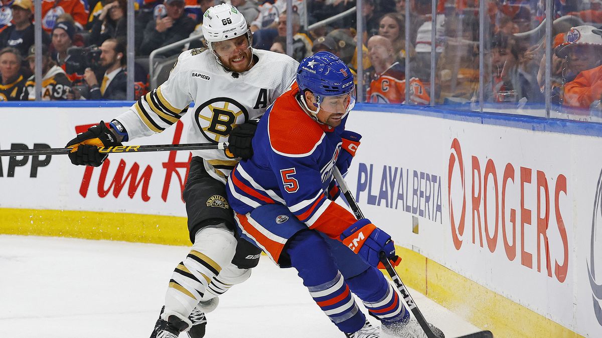David vs. McDavid. V hvězdném souboji měl víc trumfů Pastrňákův Boston